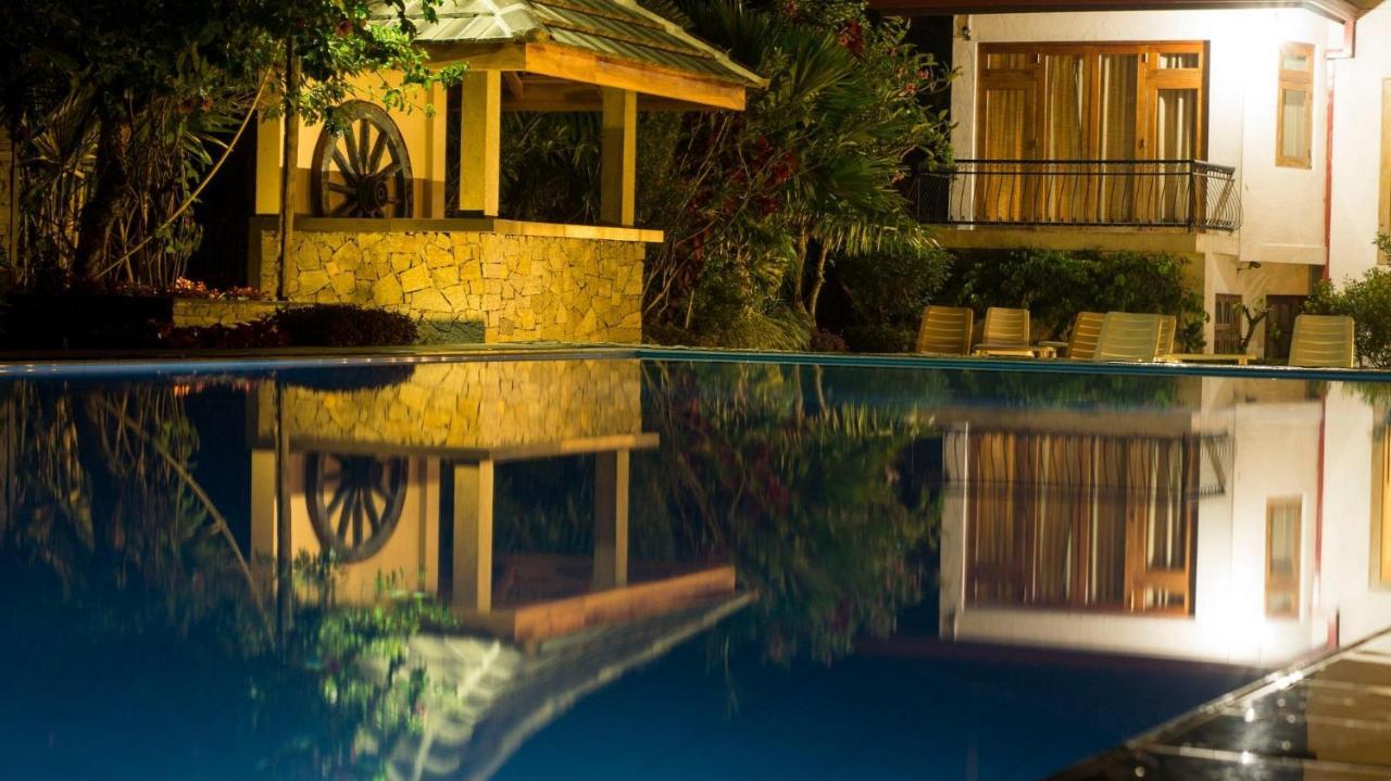 Elegant Hotel Kandy Exteriér fotografie